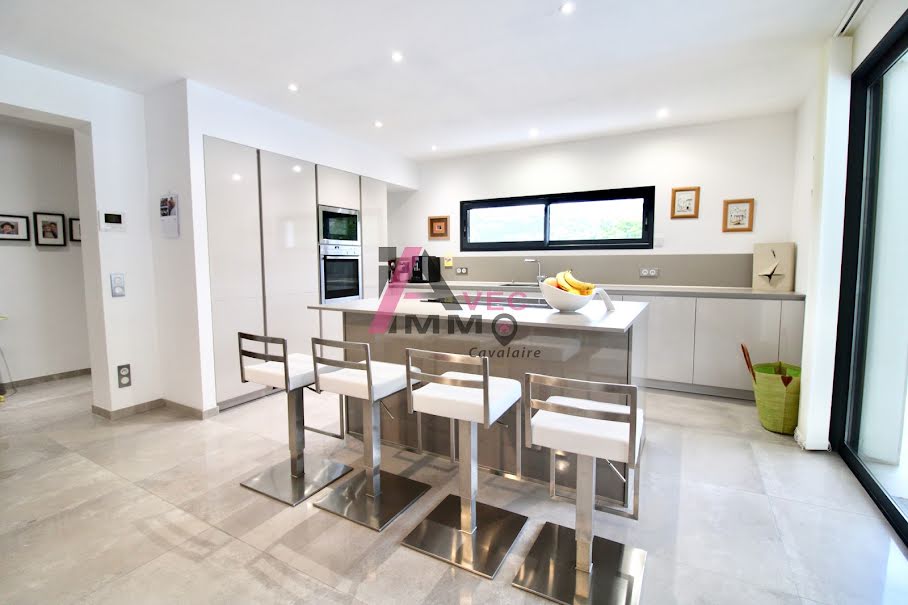 Vente villa 7 pièces 180 m² à Cavalaire-sur-Mer (83240), 1 250 000 €