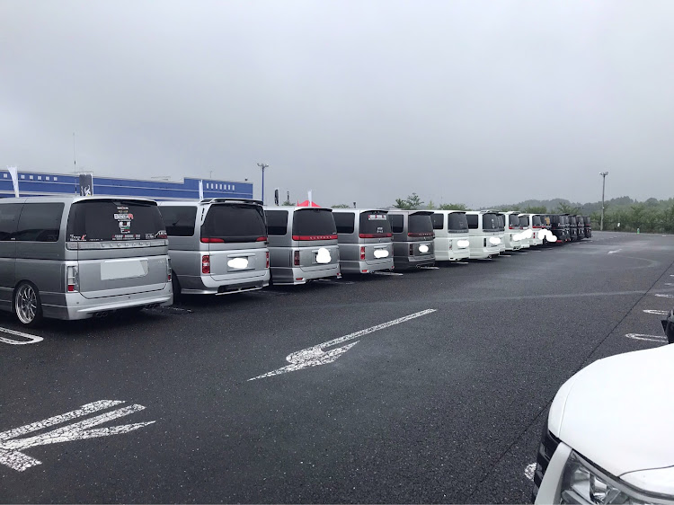 エルグランドのロングウッドステーション・AVM・俺流・車好きと繋がりたいに関するカスタム事例の投稿画像2枚目