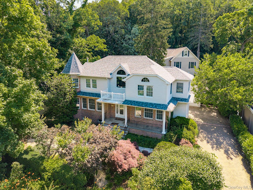 Prestige property for sale in Roslyn (United States)