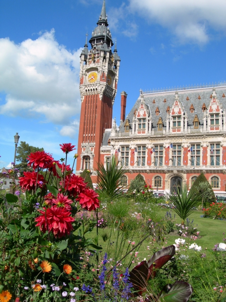 Calais, Hotel de Ville di cordina