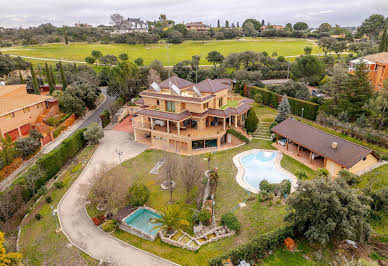 Villa with pool and terrace 3