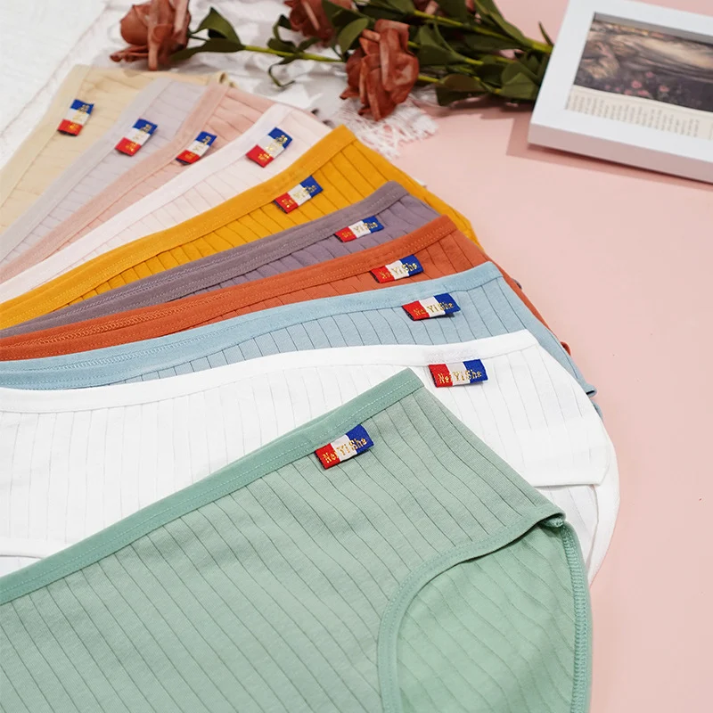 Eenvoudige Dames Slip Effen Kleur Halfhoge Taille Dunne Ondergoed Comfortabel Zacht Ademend Dagelijks Gebruik