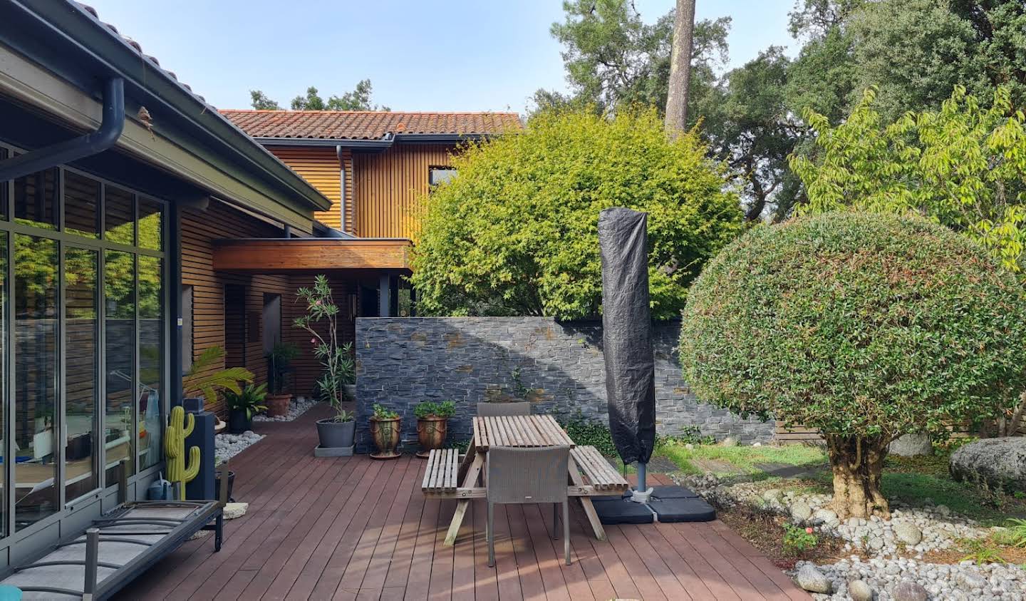 House with pool and terrace Hossegor