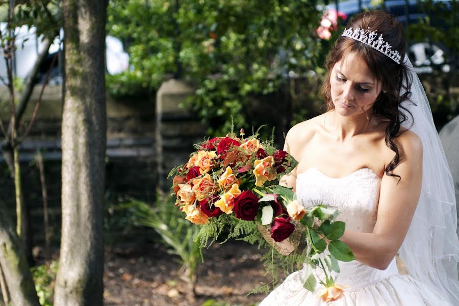 Fotógrafo de casamento Tony Mills (keepsakeswedding). Foto de 3 de junho 2019