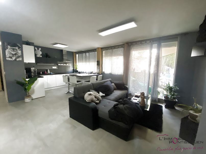 Location  appartement 2 pièces 47.09 m² à Pontarlier (25300), 820 €