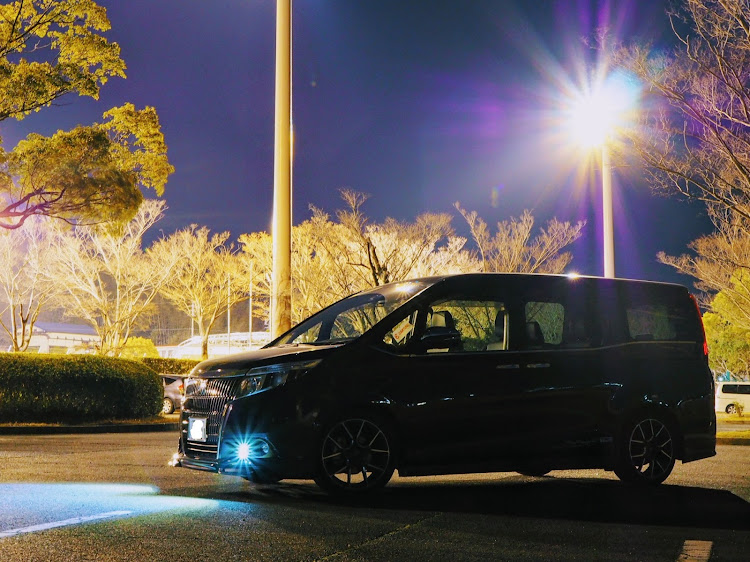 エスクァイアの洗車したい・一眼練習に関するカスタム事例の投稿画像1枚目
