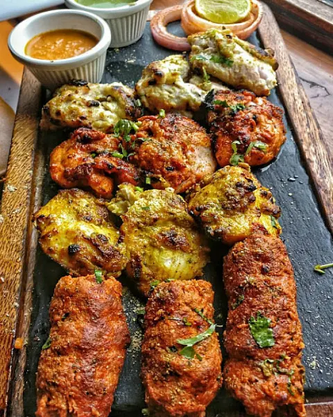 Khansama's Special Tandoori Non-Veg Platter (18 Pcs)