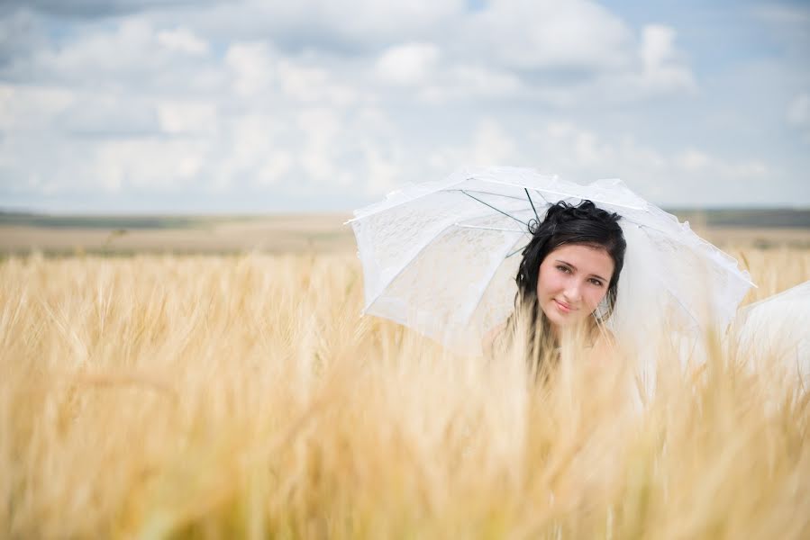 Wedding photographer Maksim Chikhnyaev (maxchih). Photo of 9 March 2014