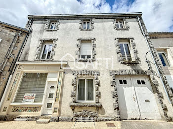 maison à La Chapelle-Saint-Laurent (79)