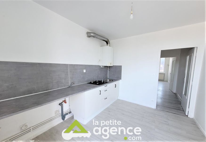 Location  duplex 3 pièces 60 m² à Montluçon (03100), 560 €