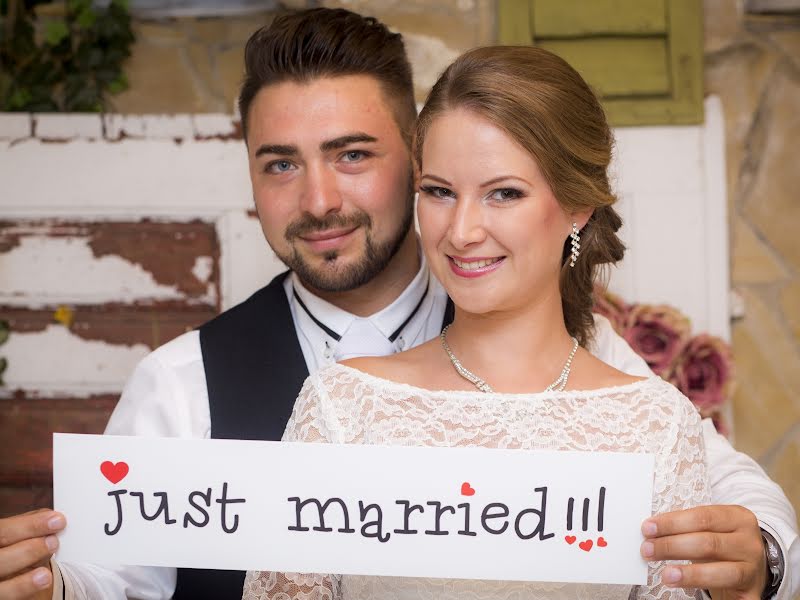 Fotógrafo de casamento Angela Uhelszky (uhelszkyangela). Foto de 3 de março 2019