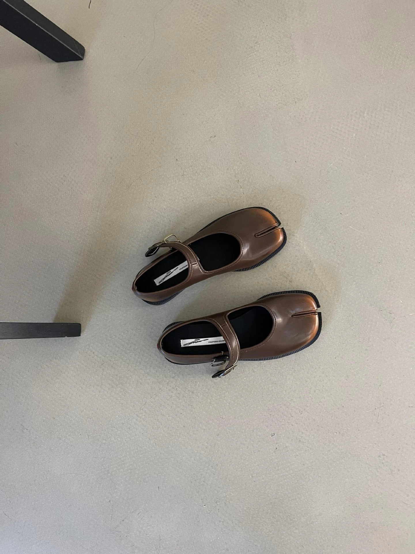 Title 2, Scarpe da donna in pelle a tinta unita con tacc...