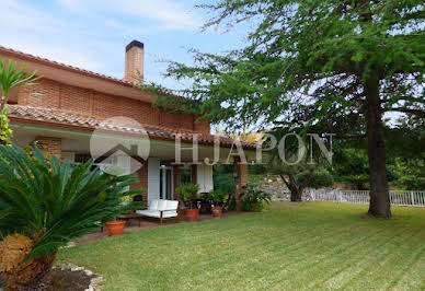 House with pool and terrace 2