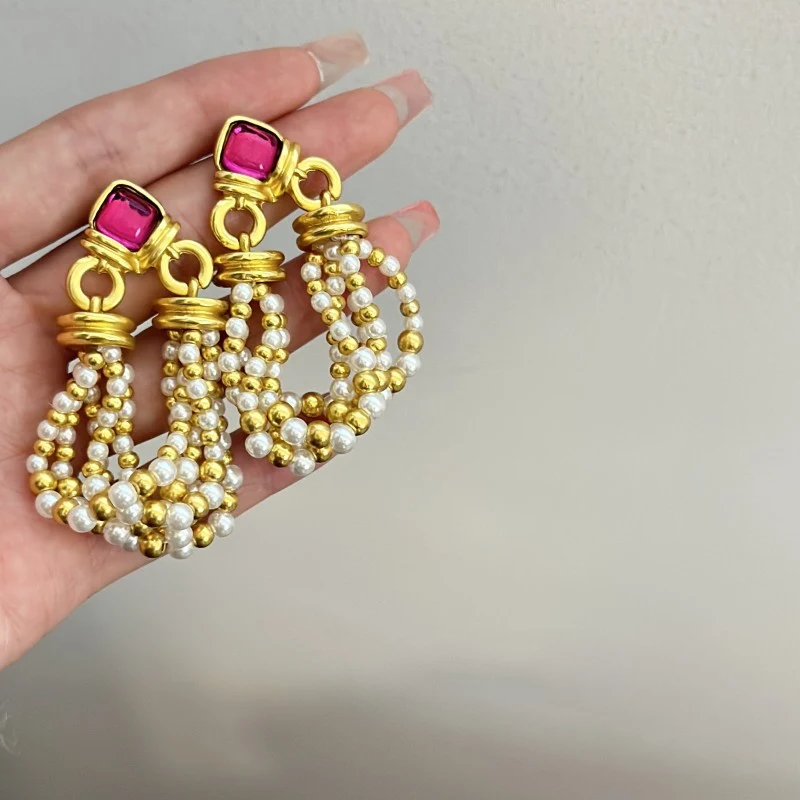 Exquisitos Pendientes de Botón con Diseño de Lujo Ligero, Perlas y Brillantes, Elegancia y Sofisticación para Cualquier Ocasión