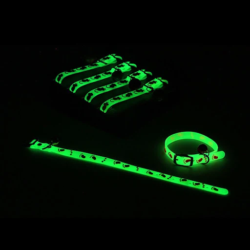 Fashion Pet Glowing Collars with Bell Glow at Night Dogs Cats Necklace Light Luminous Neck Ring Accessories for Kitten a