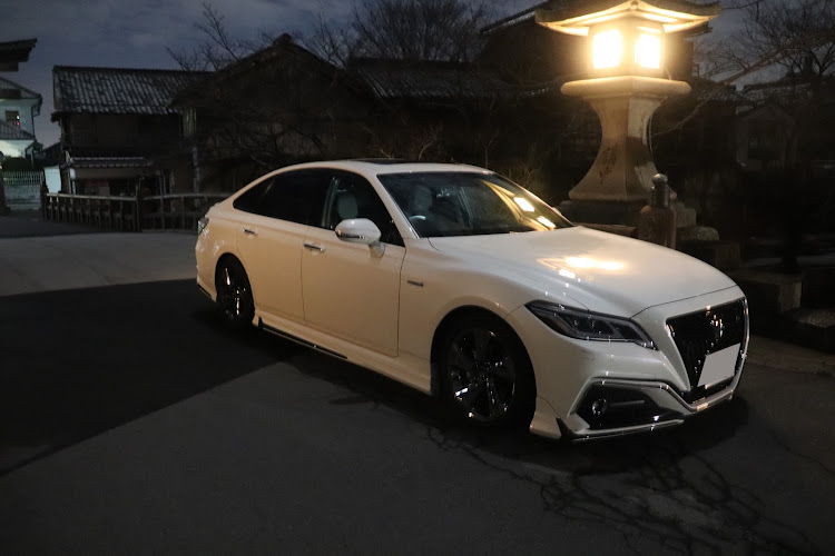 クラウンセダンの2018ベストショット・車高調整に関するカスタム事例の投稿画像2枚目