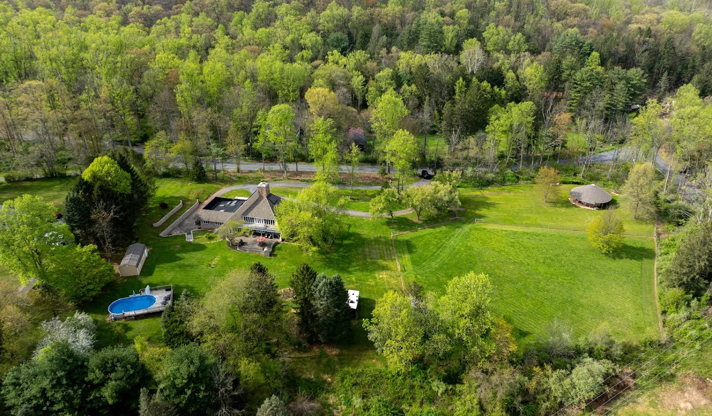 House with pool Lititz