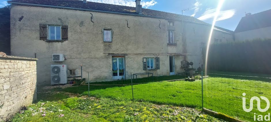 Vente maison 5 pièces 127 m² à Stigny (89160), 113 000 €