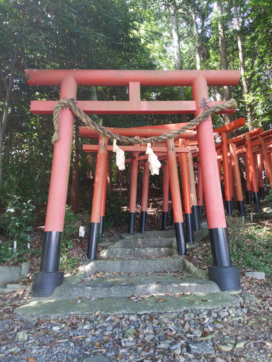 加富神社の赤い鳥居