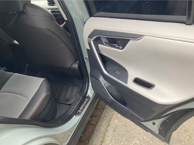 RAV4のGWの過ごし方・5月もよろしくお願いします・ゴールデンウィーク・GWに関するカスタム事例の投稿画像11枚目