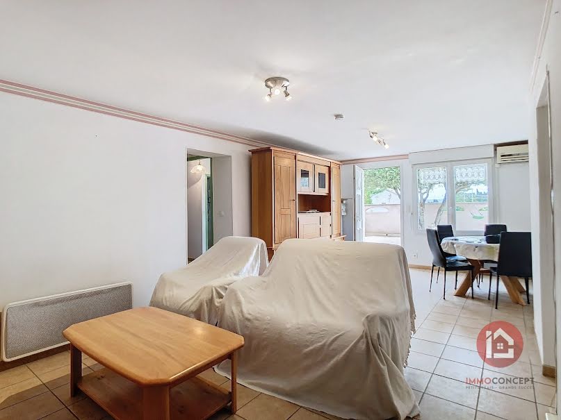 Location meublée maison 3 pièces 80 m² à Saint-Geniès-de-Comolas (30150), 890 €