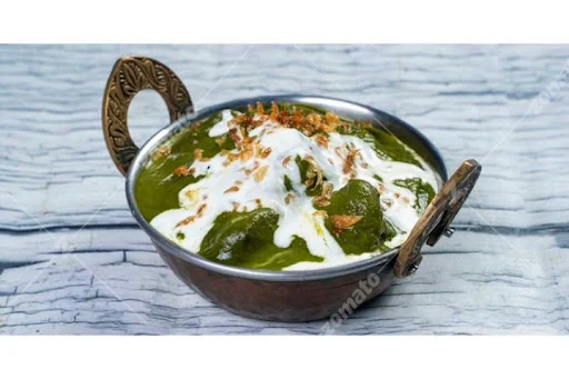 Chicken Lasooni Palak