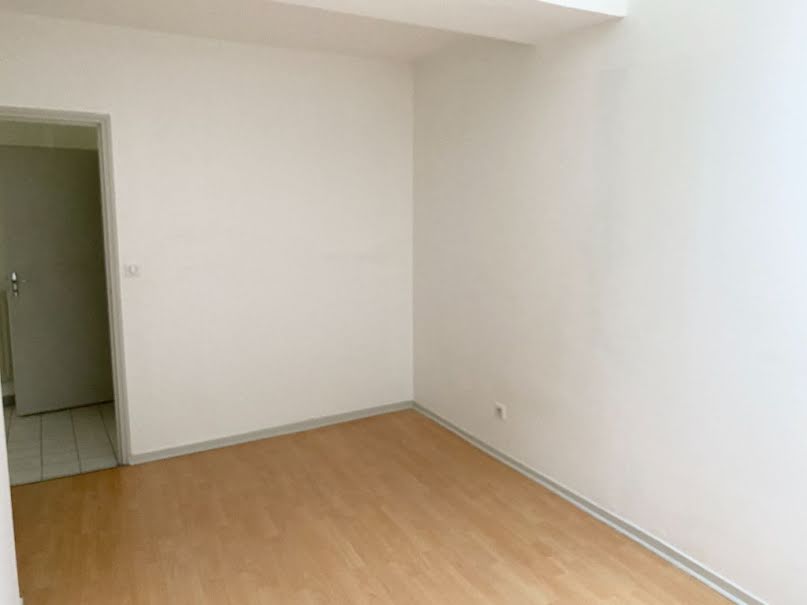 Location  appartement 1 pièce 47 m² à Chaumont (52000), 400 €