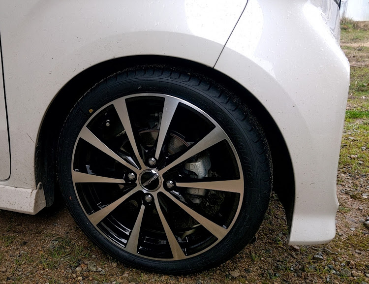Nボックスカスタムの165/45r16・JF3・N-BOX・16インチ・ホイールに関するカスタム事例の投稿画像2枚目
