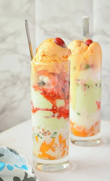 Tutti Frutti Sundae