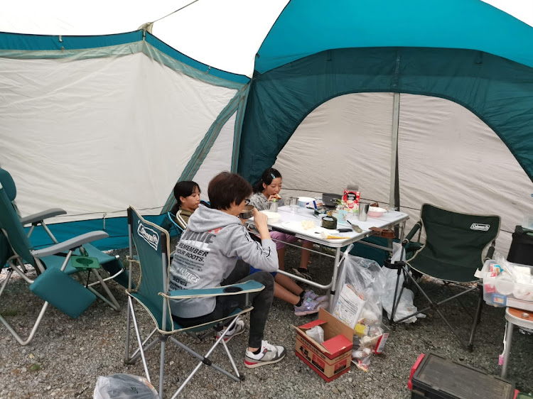ハイエースのキャンプなら水に飛び込まないとね！（笑）・湖畔キャンプ場・supは立つのが難しいね！（笑）に関するカスタム事例の投稿画像13枚目