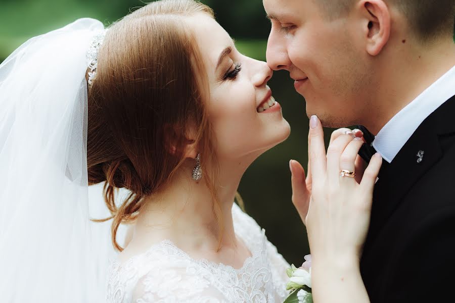 Fotógrafo de casamento Dmitriy Poznyak (des32). Foto de 25 de outubro 2017