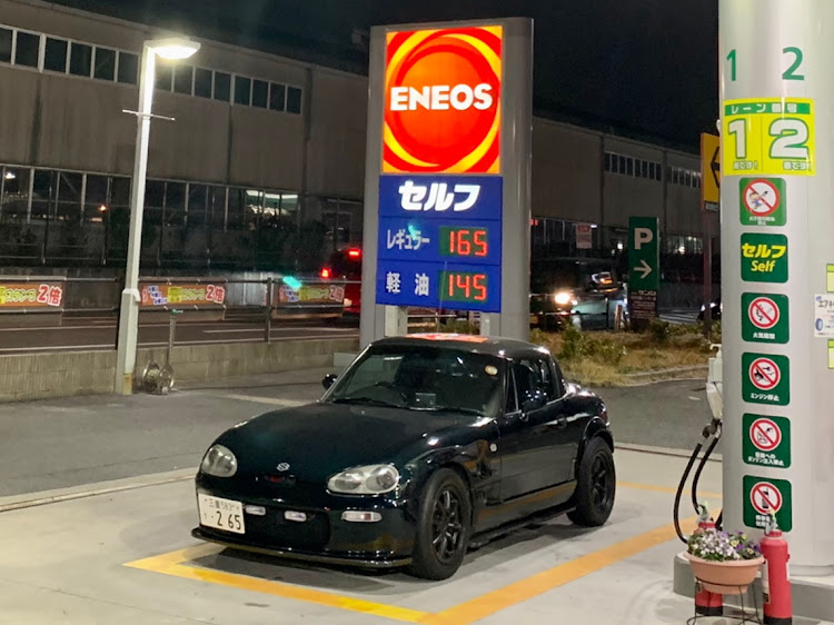 カプチーノのスズキの宝石・ガソリンスタンドは盛れる・ガス代高騰中・週末の楽しみ😊に関するカスタム事例の投稿画像2枚目