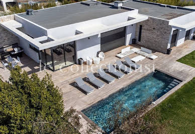 House with pool 1