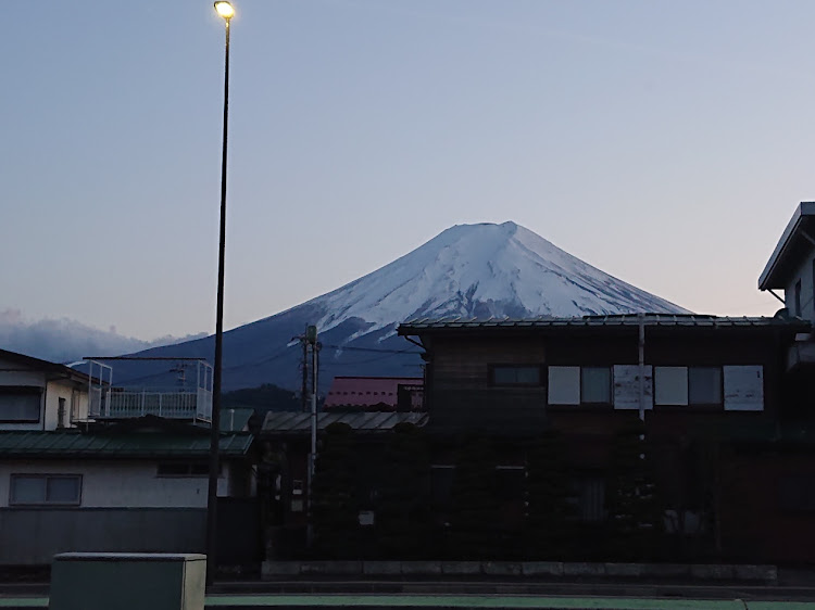 ジムニーの週末・はなきん・帰宅・自宅駐車場・雪化粧の富士山に関するカスタム事例の投稿画像2枚目