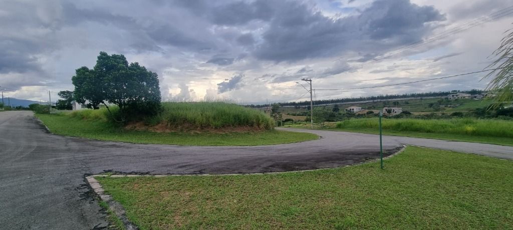 Terrenos à venda Condomínio Village da Serra