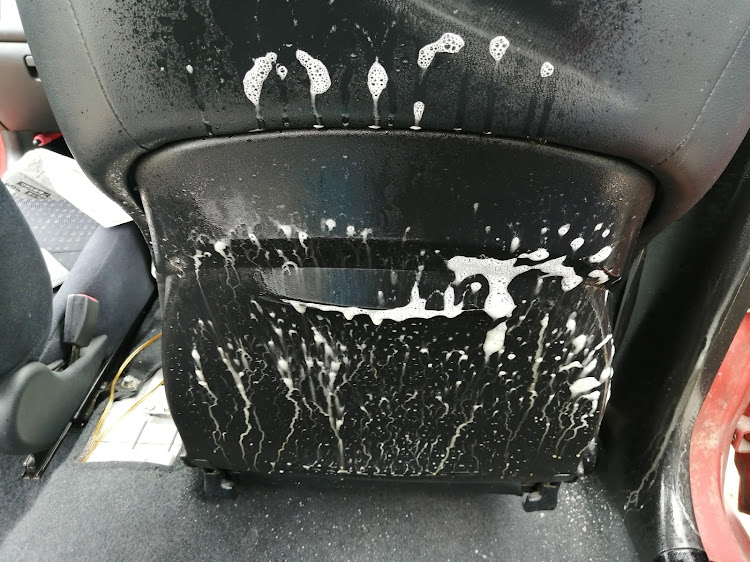 ランサーの秋田県・車内清掃・４年に1度・ヤニも積もれば山となる・ランサーUSDMに関するカスタム事例の投稿画像7枚目