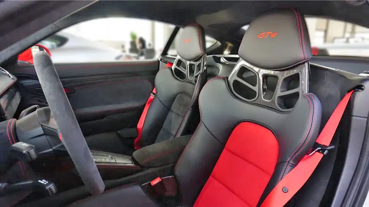 CARBOX岡田さんが投稿したポルシェケイマン・ケイマンGT4・ケイマン・ポルシェ・ポルシェ911に関するカスタム事例の投稿画像7枚目