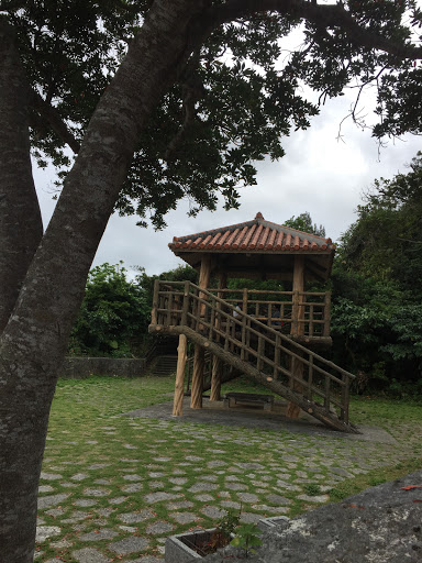 浦添大公園内の東屋