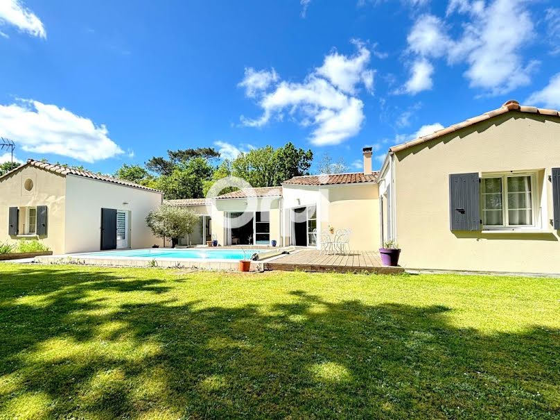 Vente villa 5 pièces 157 m² à Breuillet (17920), 690 000 €