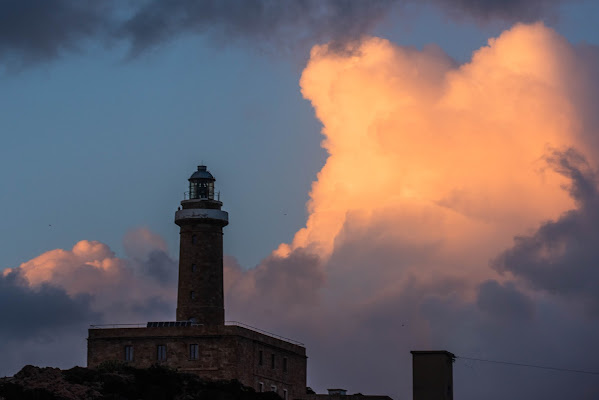 Tramonto sul faro di Delia Chiappe