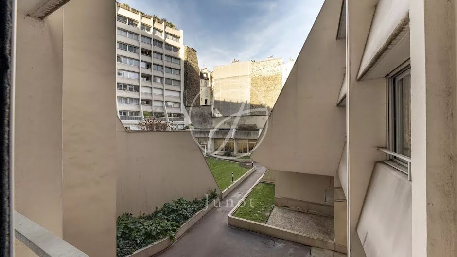 Appartement a louer paris-10e-arrondissement - 4 pièce(s) - 116.21 m2 - Surfyn