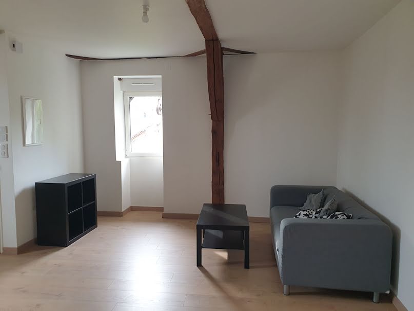 Location meublée appartement 2 pièces 41 m² à Joigny (89300), 550 €