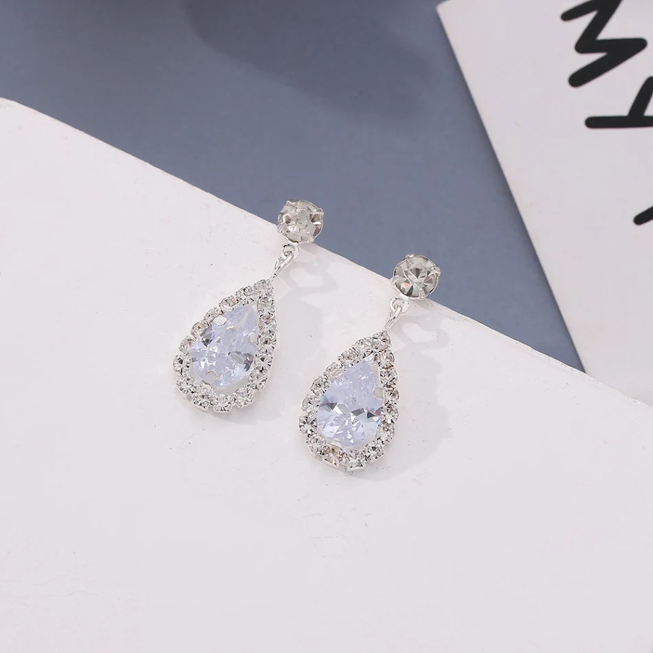 Nouveaux clous d'oreilles goutte d'eau en diamant, boucles d'oreilles larmes tendance, personnalisées et simples pour femmes, un accessoire élégant.