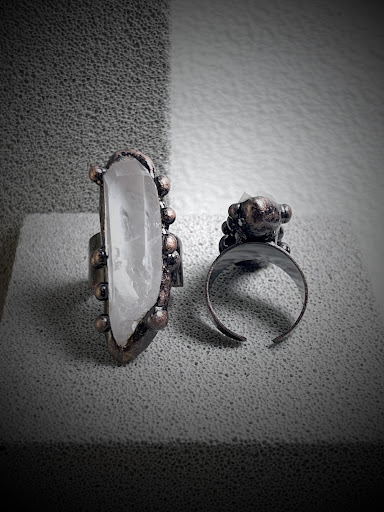 Title 7, Retro Style Natural White Crystal Point Rough S...