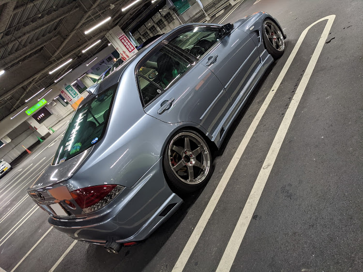 アルテッツァの立体駐車場・立体駐車場は盛れる・立駐に関するカスタム事例の投稿画像6枚目