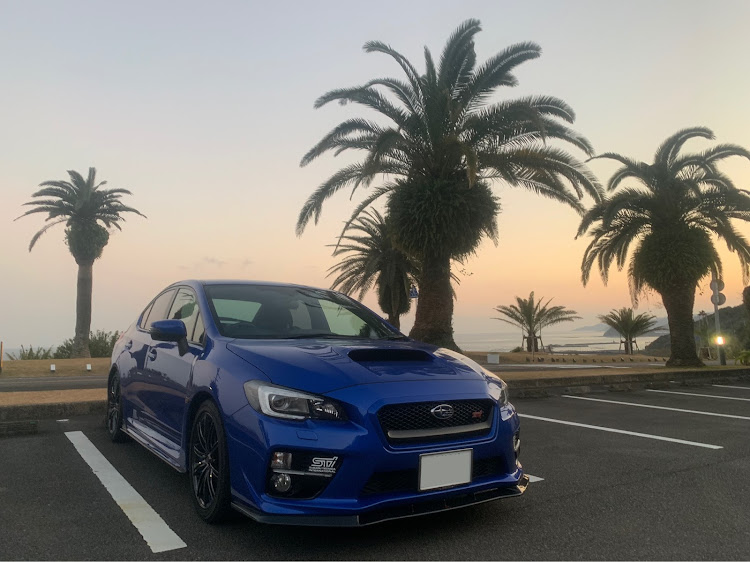 WRX S4のドライブ・堀切峠・夕日とコラボ・あとフェニックスに関するカスタム事例の投稿画像1枚目