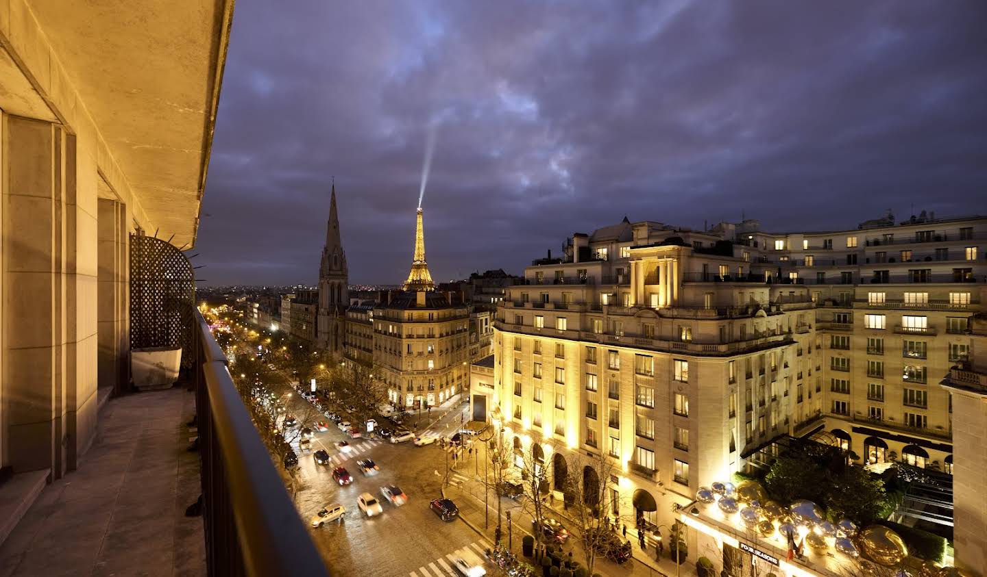 Contemporary apartment with terrace Paris 8th