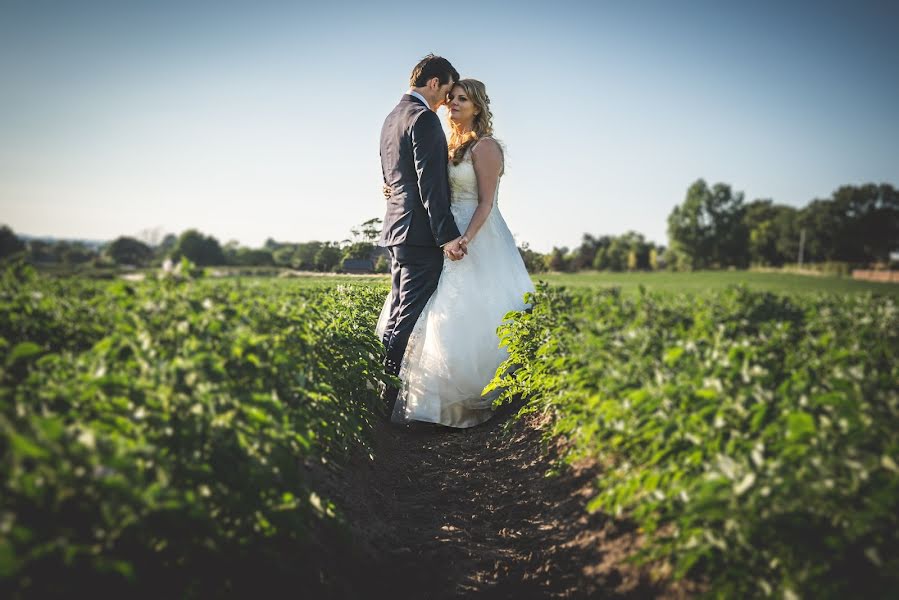 Wedding photographer Ollie Gyte (olliegytephoto). Photo of 2 July 2019