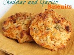 Cheddar and Garlic Biscuit Recipe was pinched from <a href="http://myfindsonline.com/red-lobster-cheddar-garlic-biscuit-recipe/" target="_blank">myfindsonline.com.</a>