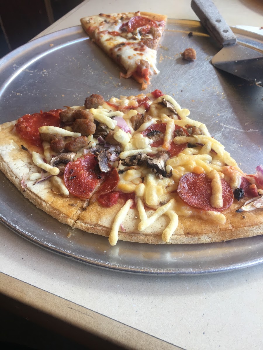 We had GF Railroad pizza - our server Bran made lunch a fun experience! Check out photo - the soy cheese bubbles up! Although my hubs is not GF, he said crust was delicious! Try it - you’ll love it!